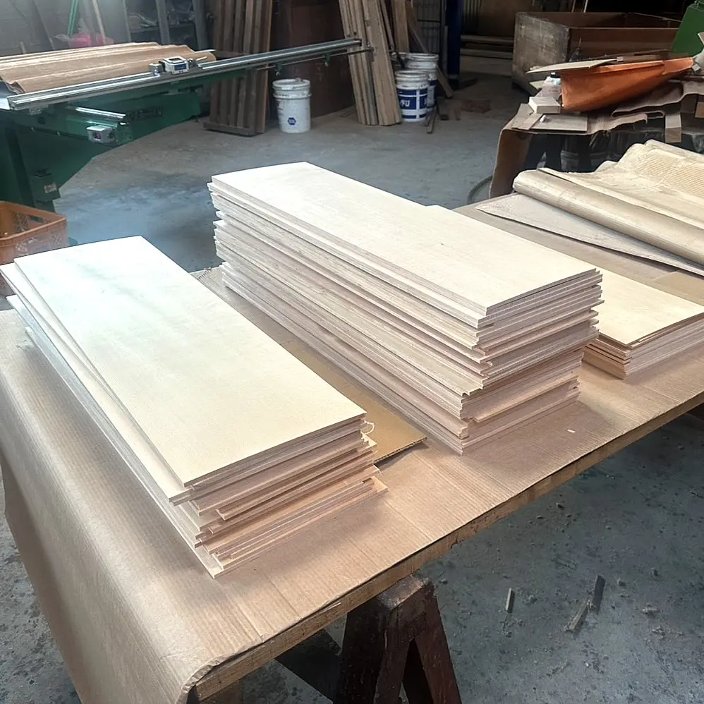 Spruce Gakkizai (Lutherie Wood / Instrument-grade tonewood), surface finished with automated single-face planing (Planed Finish)