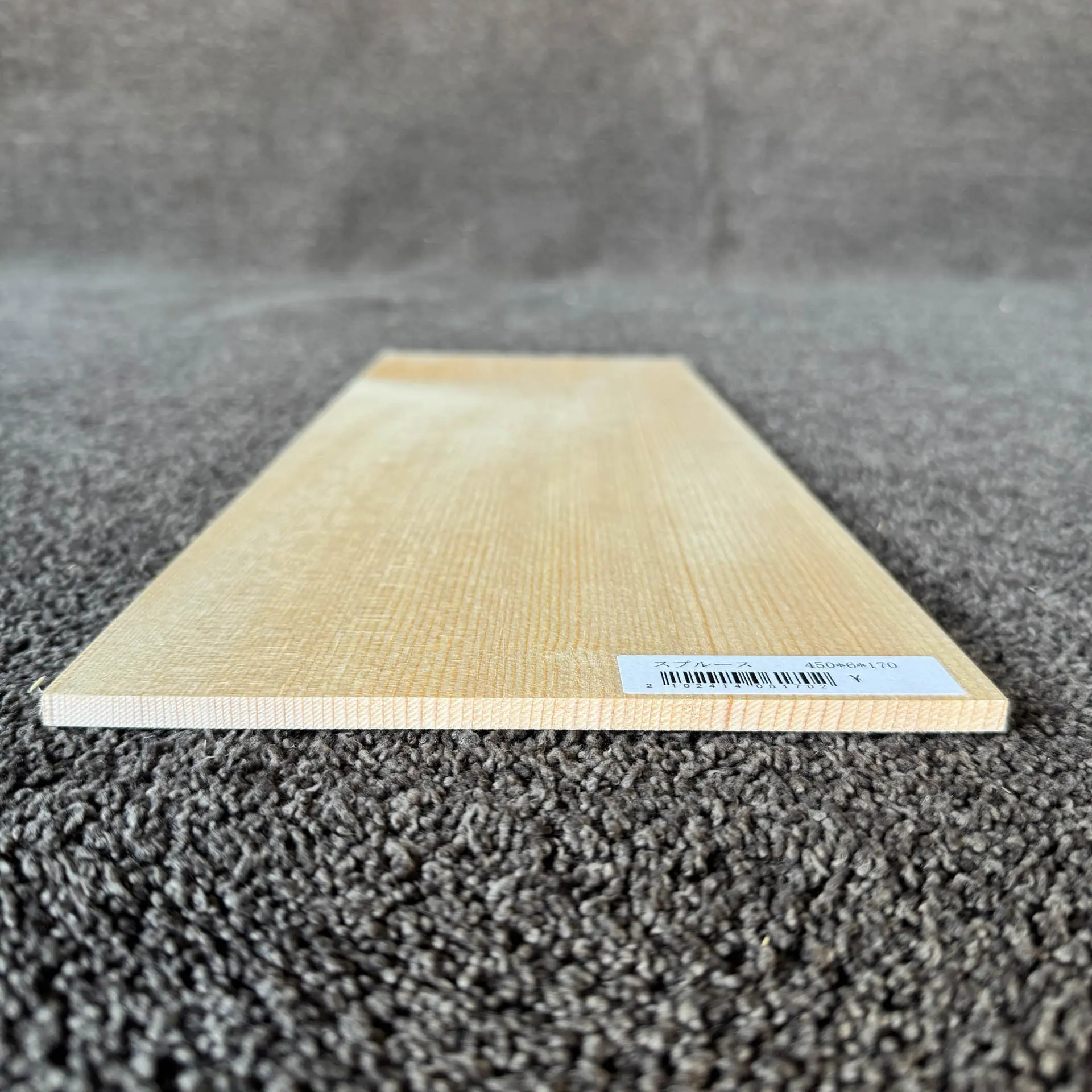 スプルース楽器材の木口の様子