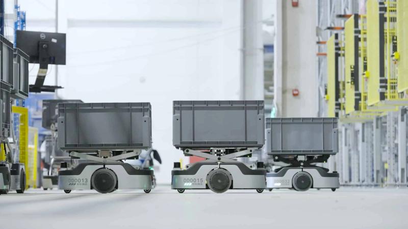 JD Logistics 智狼 Tote Picking System — фото робота