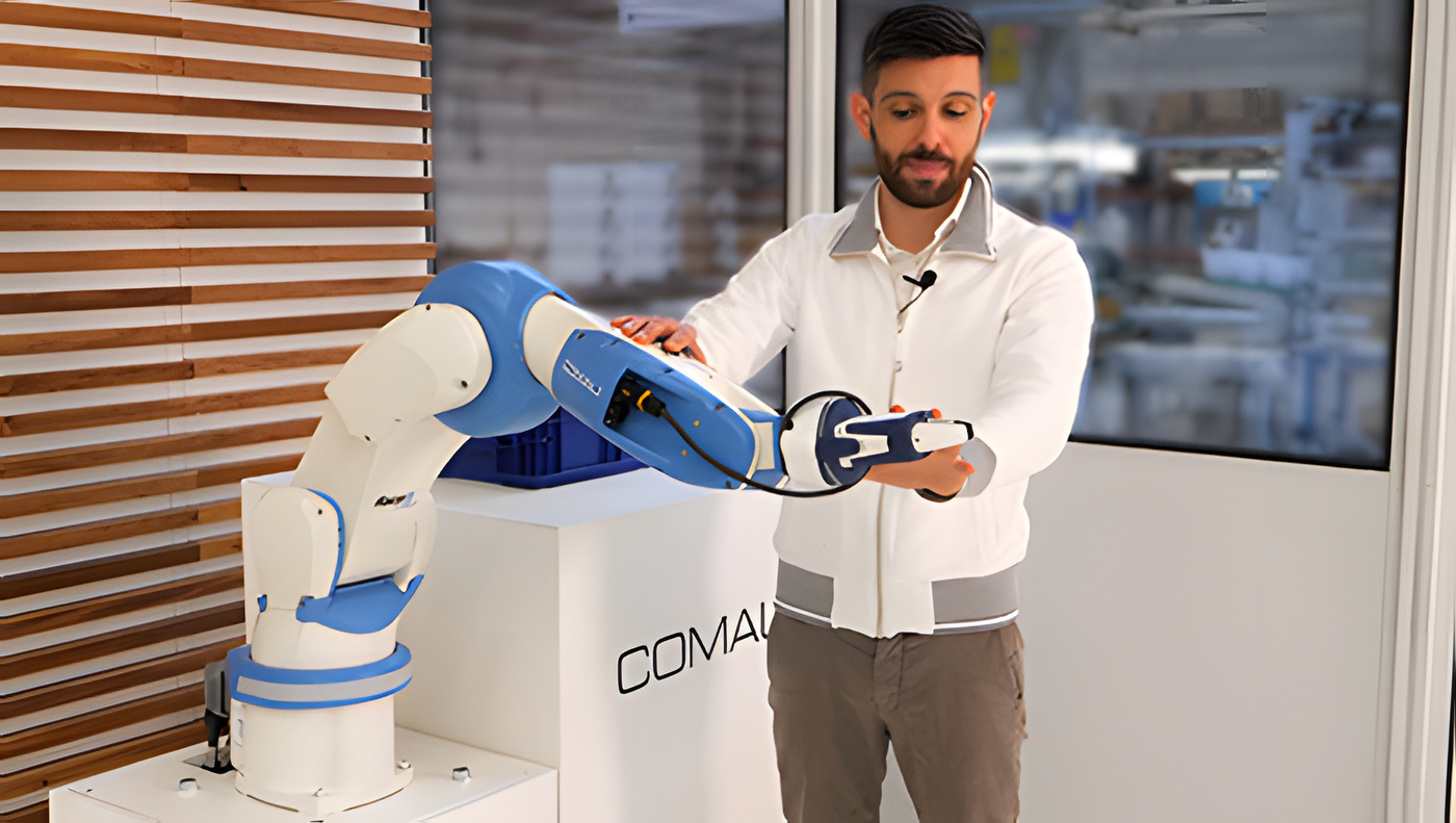 Comau Racer-5 COBOT