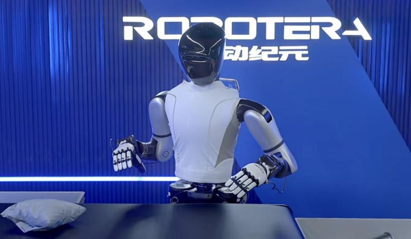 RobotEra L7 — фото робота