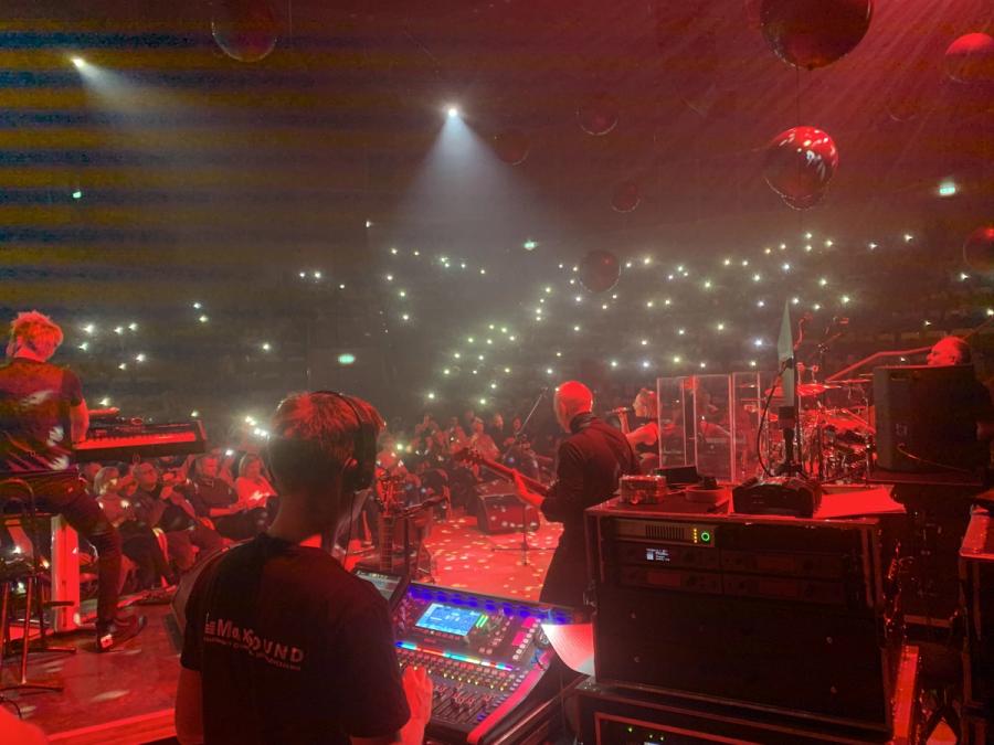MaxSound — nagłośnienie konferencji — konsoleta cyfrowa