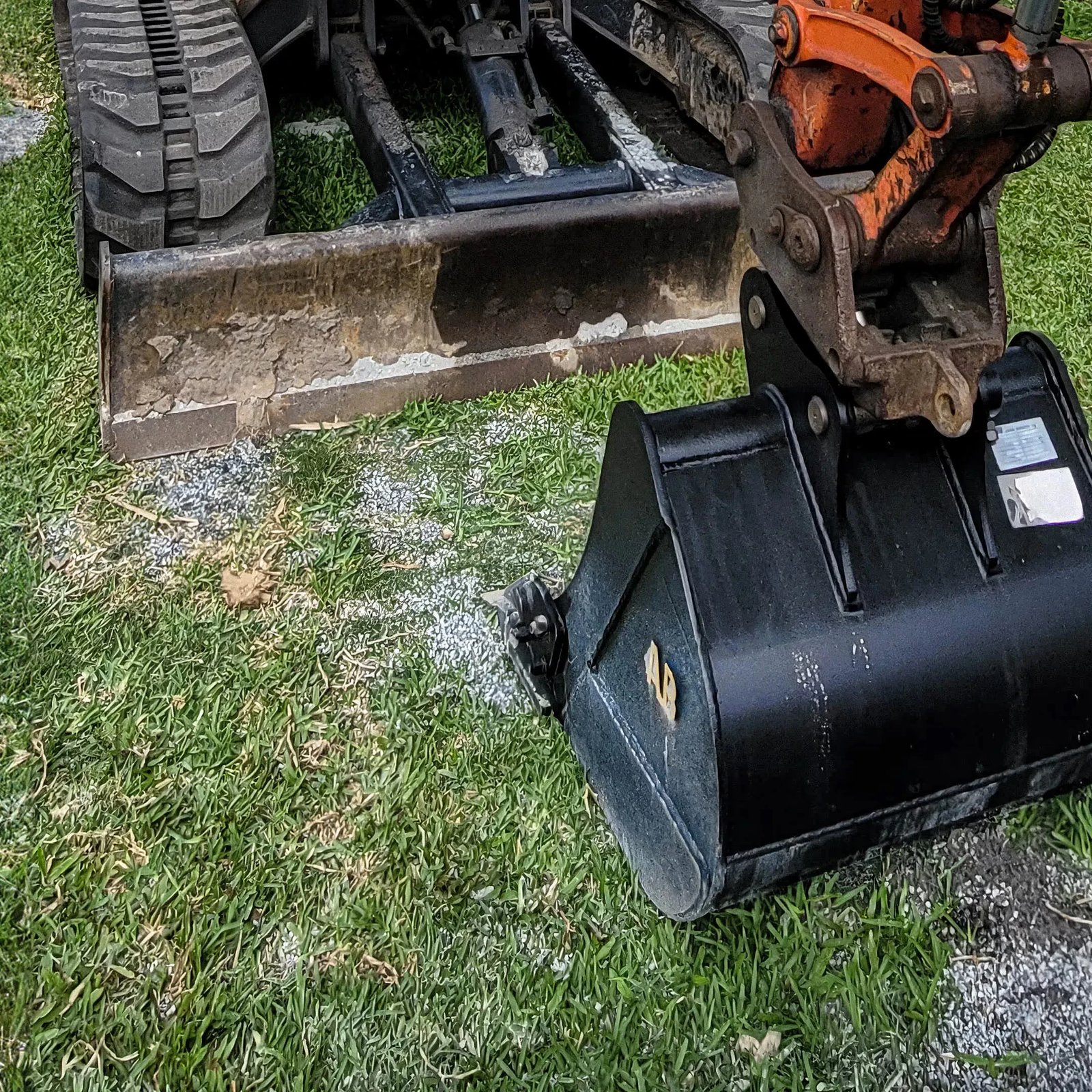 Digging Bucket - Gallery Image 3
