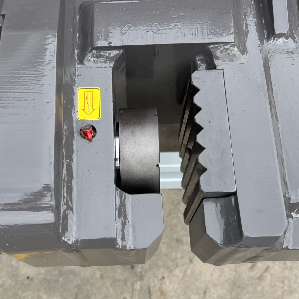 Side-Grip Vibrating Pile Driver - Product Image 9