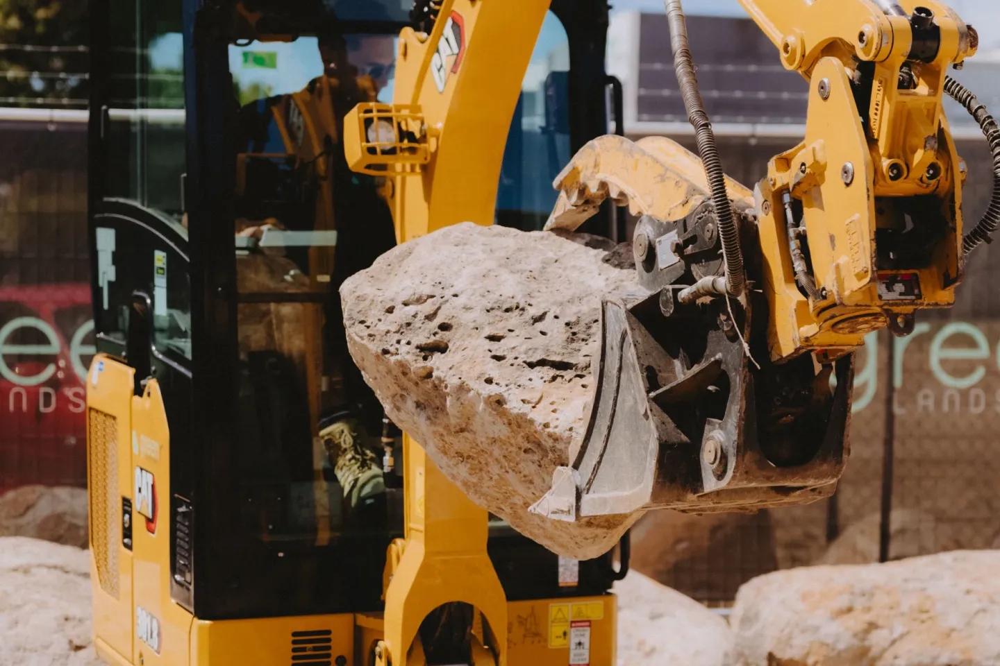 Hydraulic Grab Bucket - Gallery Image 3