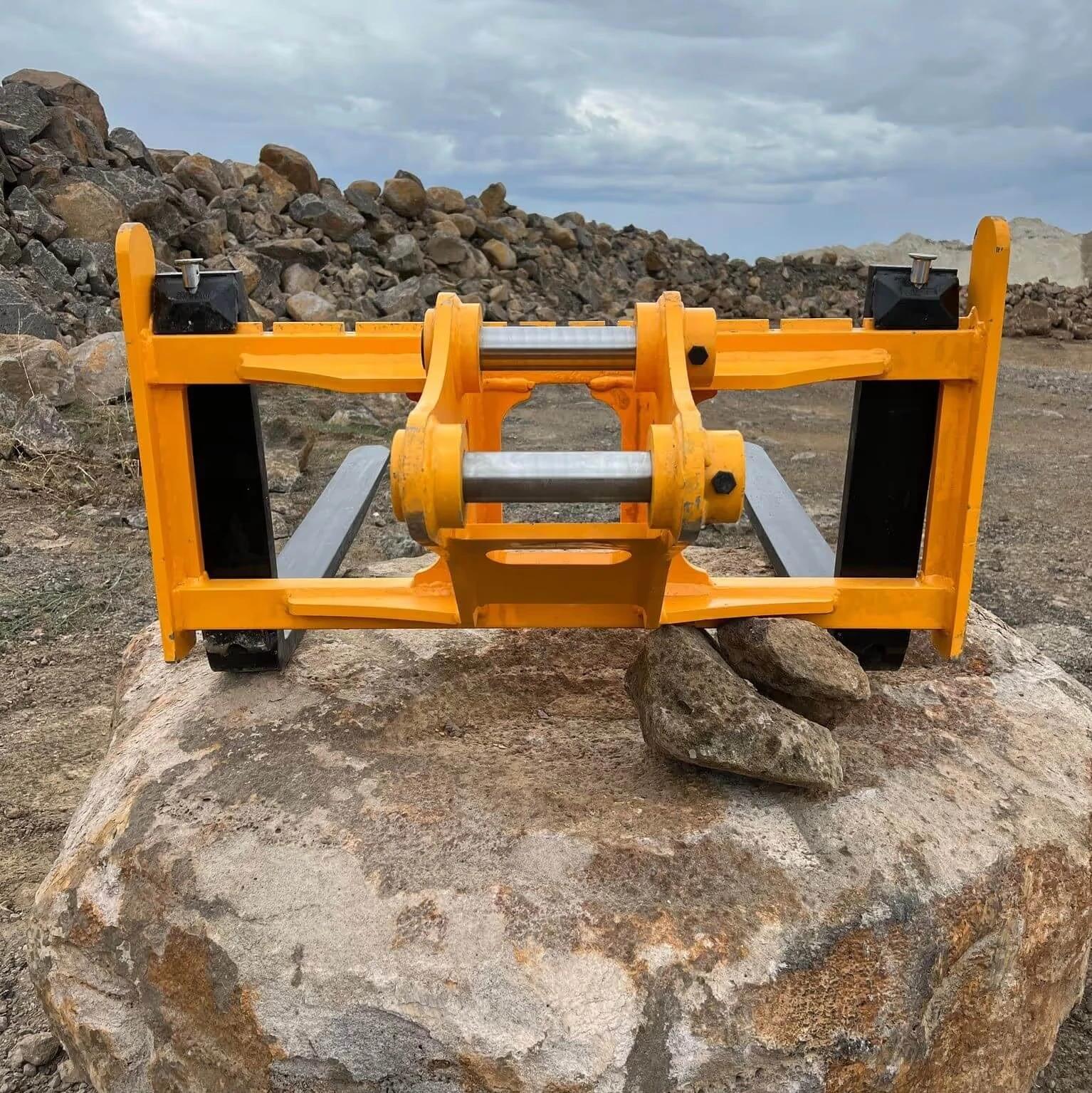 Excavator Pallet Fork Attachment Back Design 2