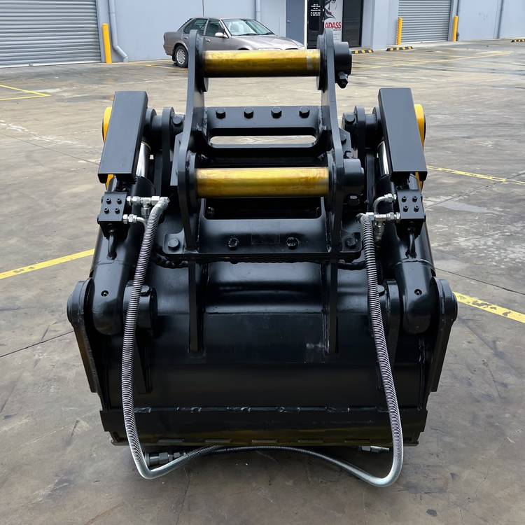 Heavy Duty 4-in-1 Bucket - Product Image 5