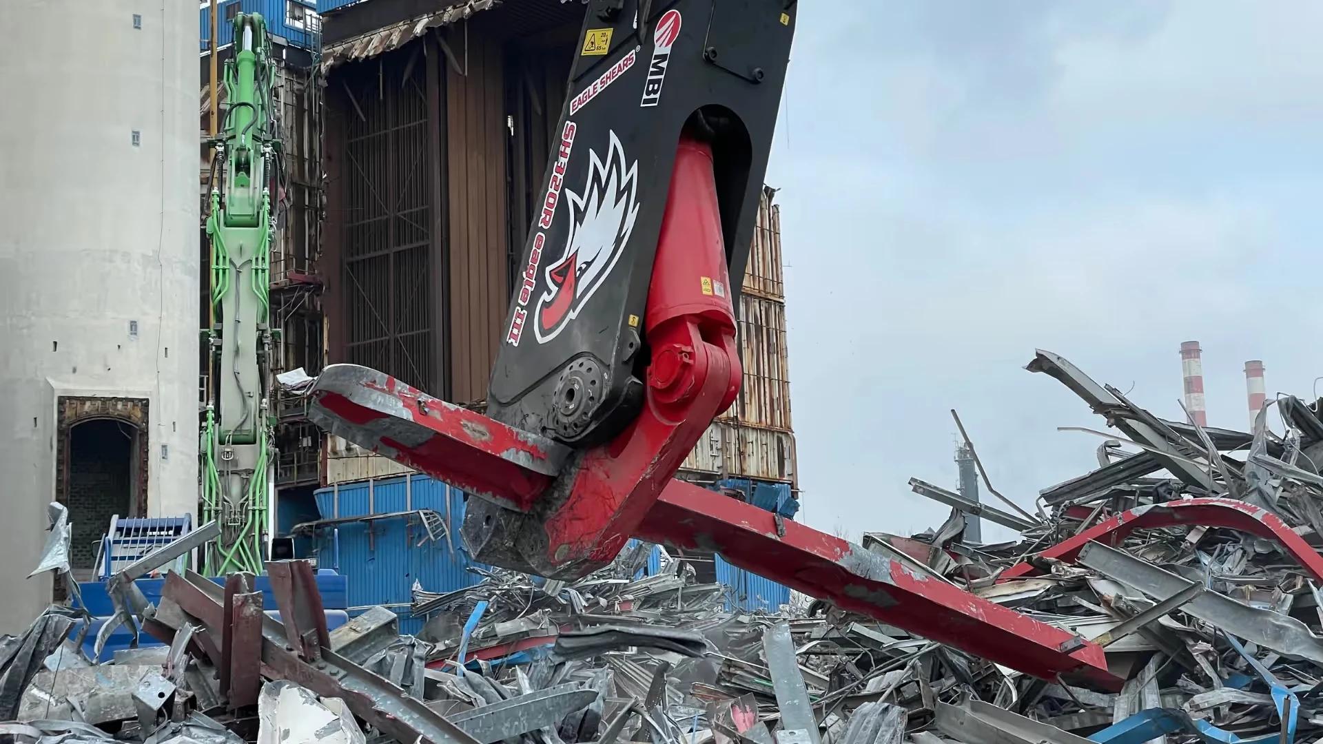 MBI Eagle 3 Rotating Scrap Shear - Gallery Image 4