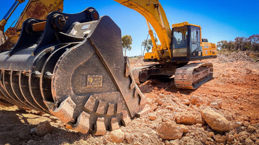 Rock Sieve Bucket - Gallery Image 4