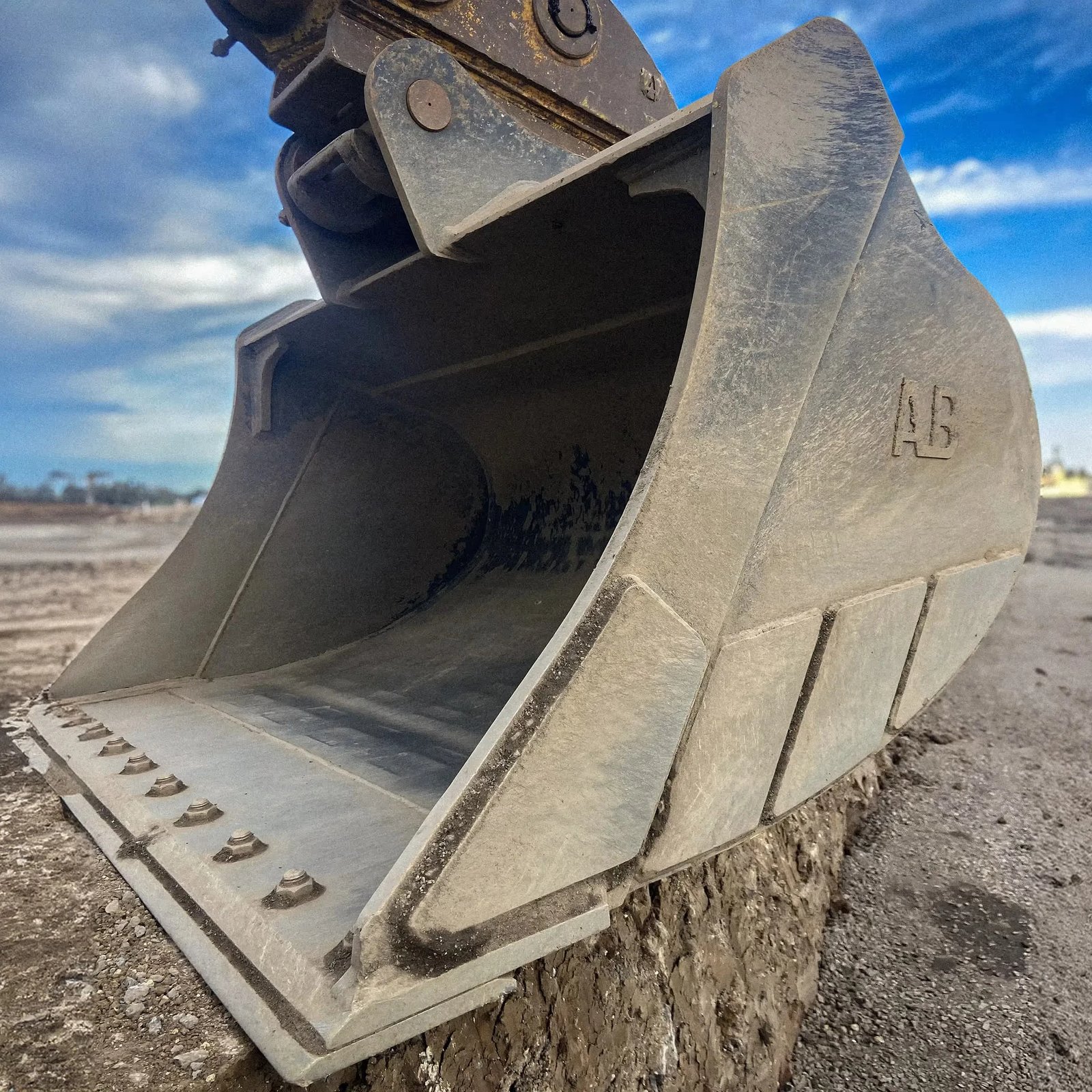 Mud Bucket - Gallery Image 1