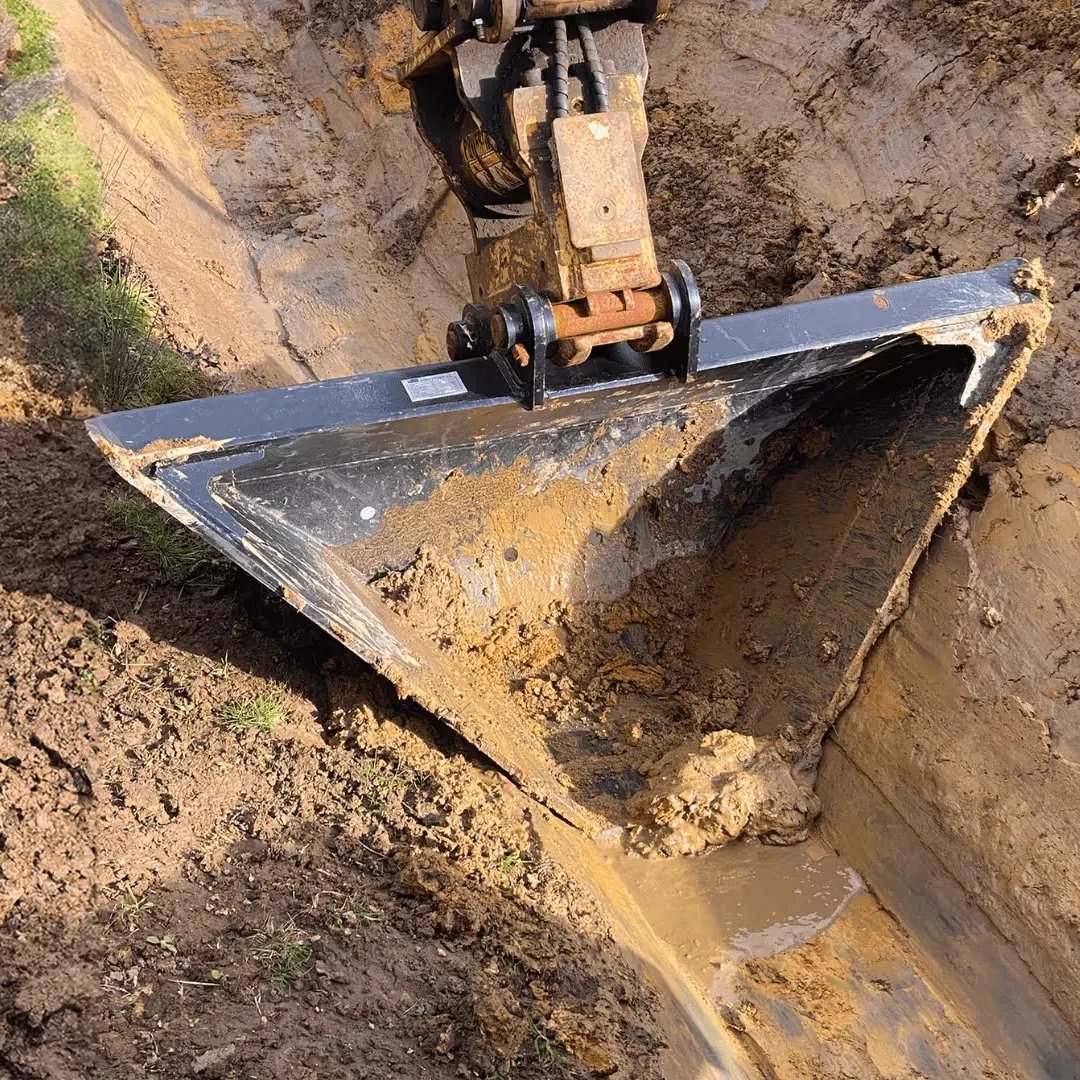 V Bucket - Gallery Image 1