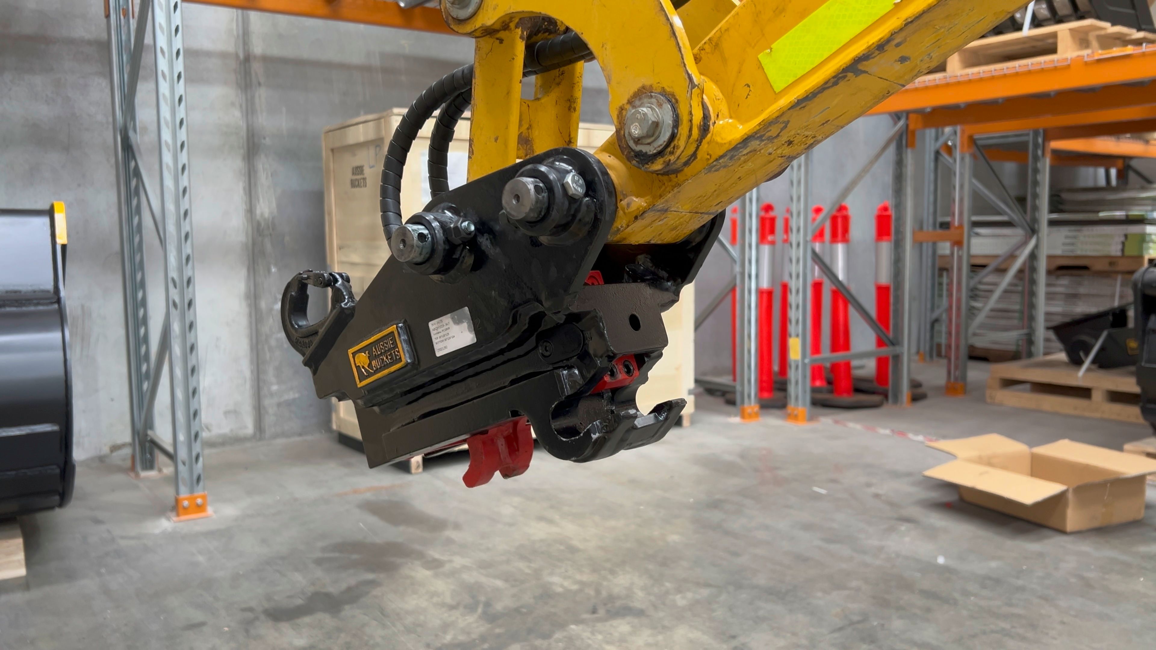 Hydraulic Quick Hitch - Gallery Image 1