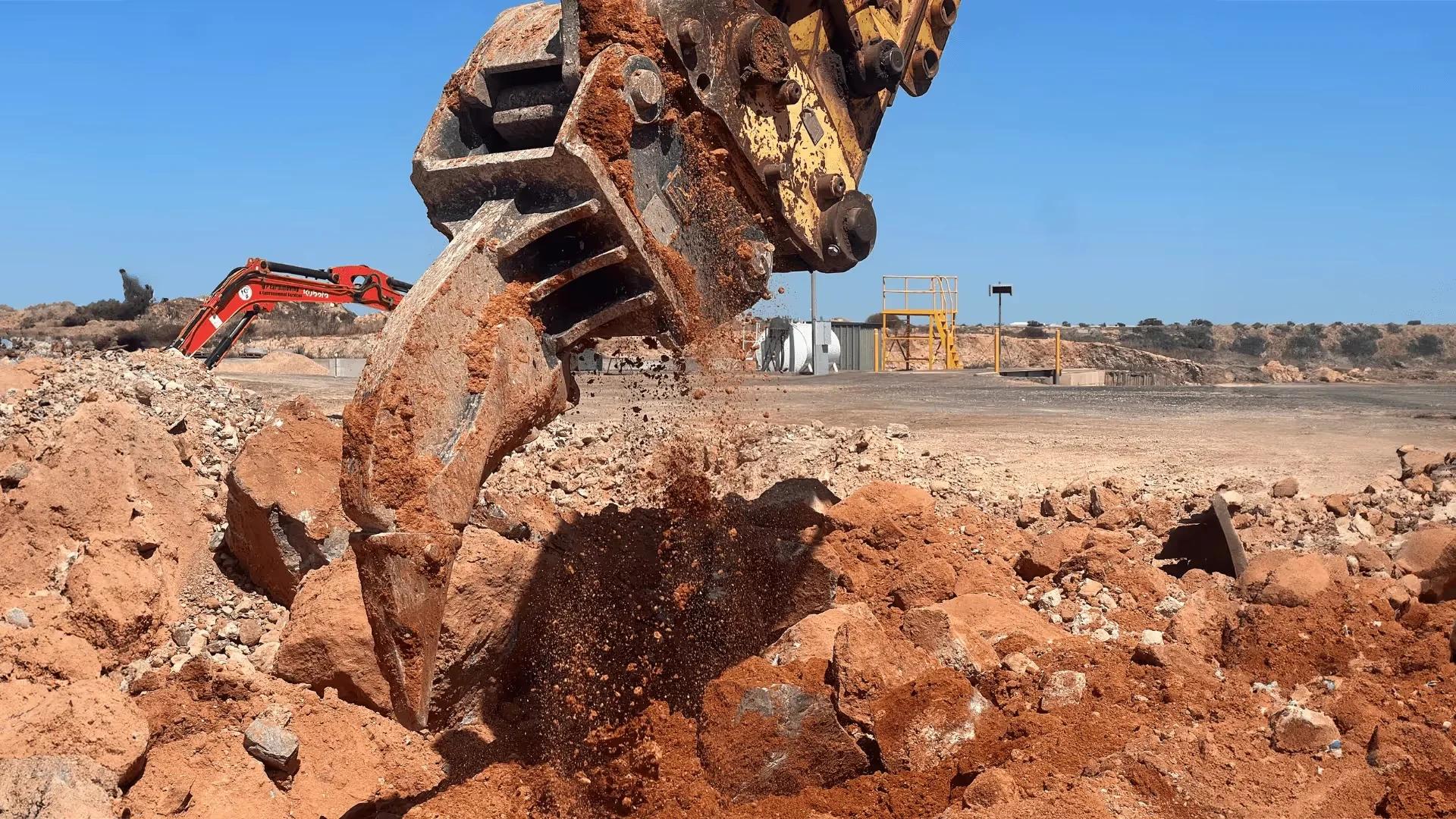 Aussie Buckets Excavator Ripper in action 2
