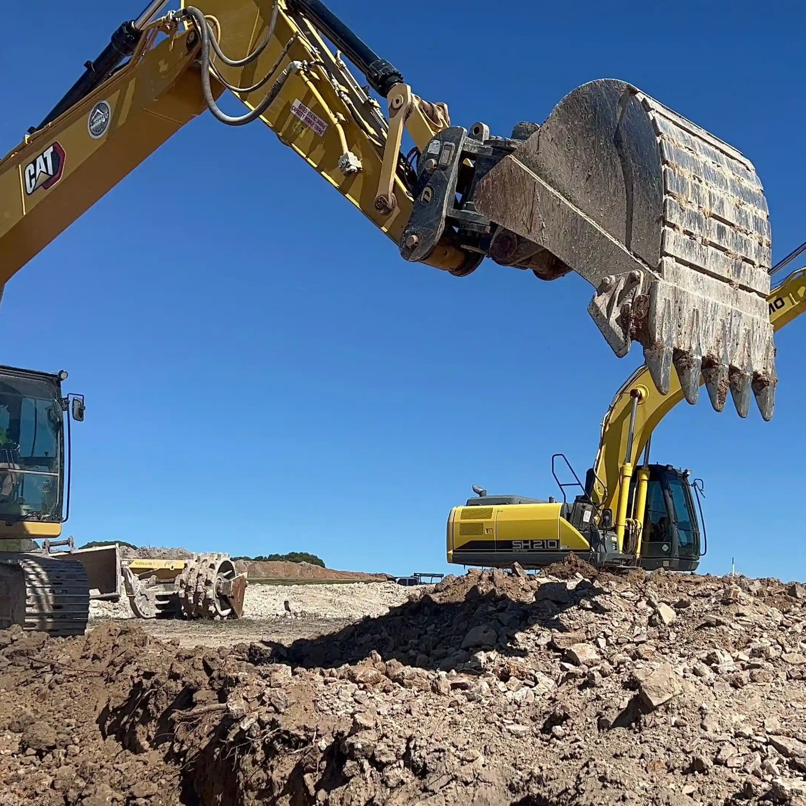 Digging Bucket - Gallery Image 1