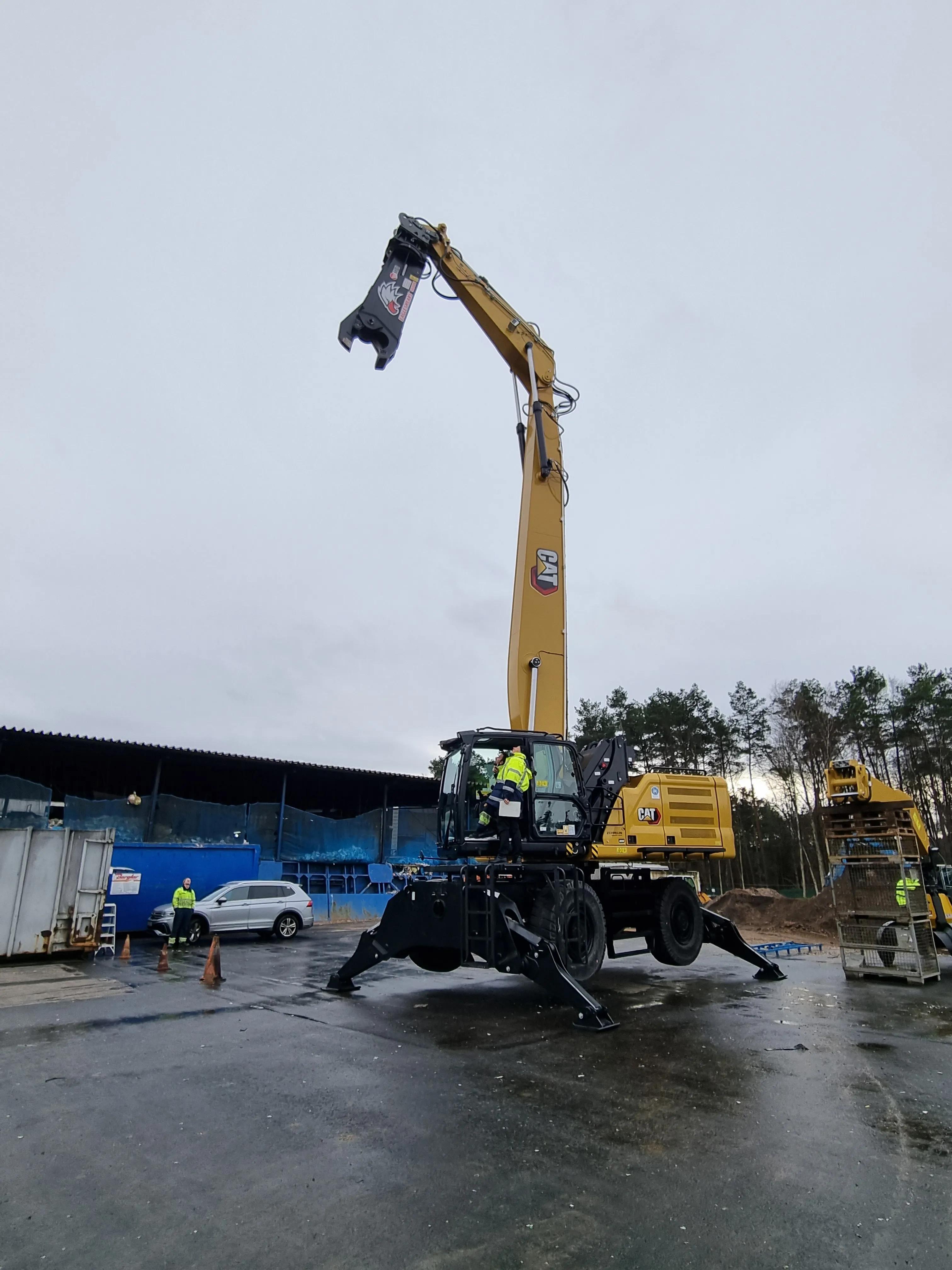 Aussie Buckets Scrap Shear Attachment in Action 4