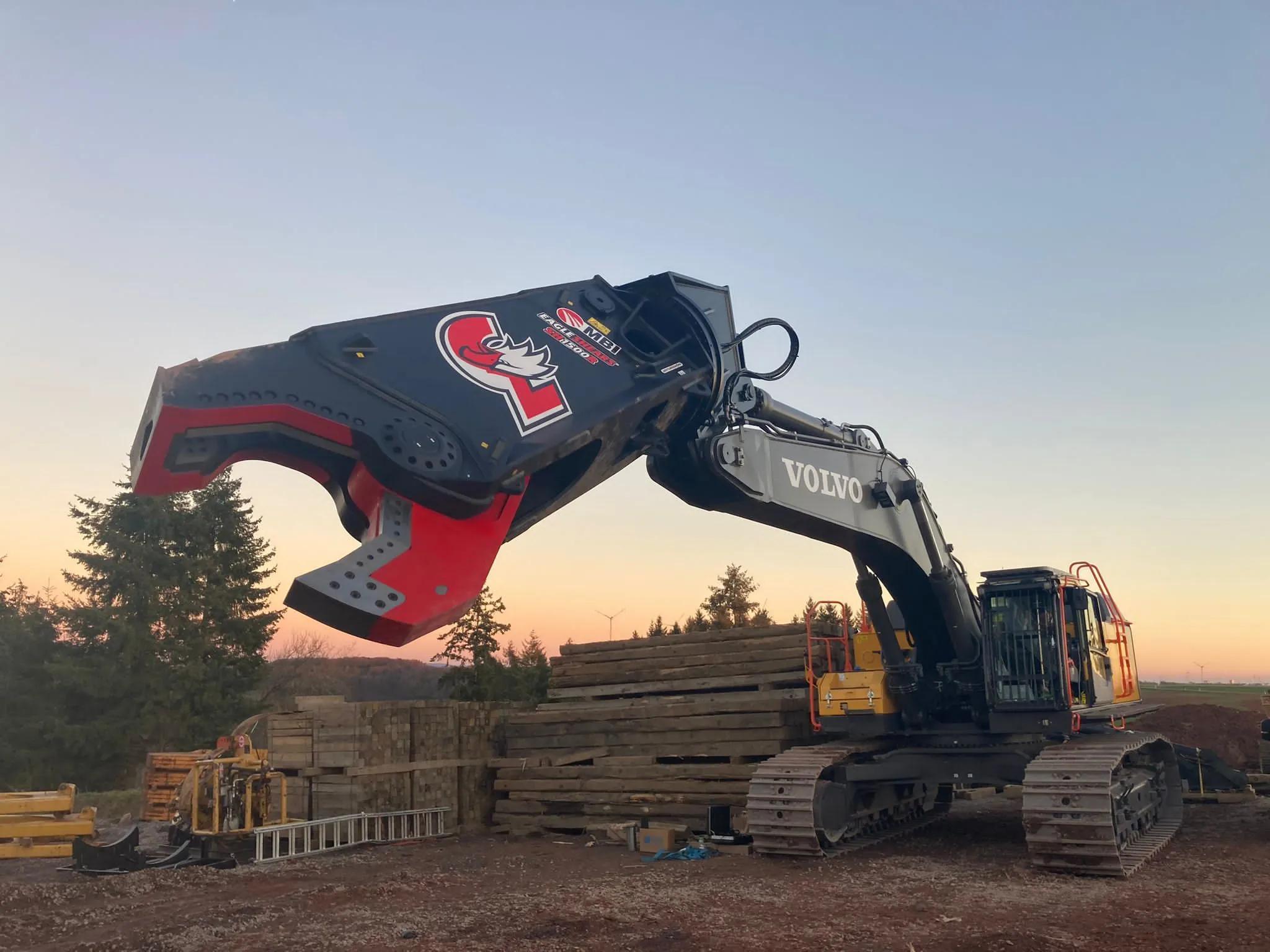 MBI Eagle 3 Rotating Scrap Shear - Gallery Image 6