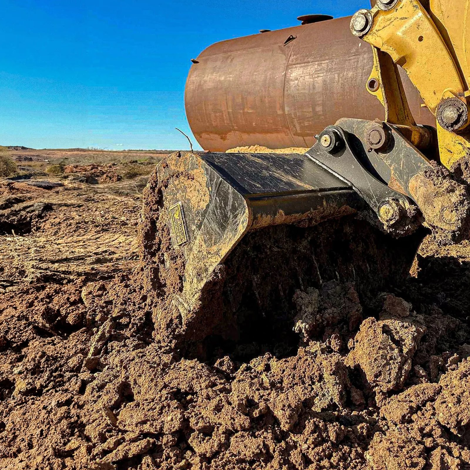 Mud Sieve Bucket - Gallery Image 1