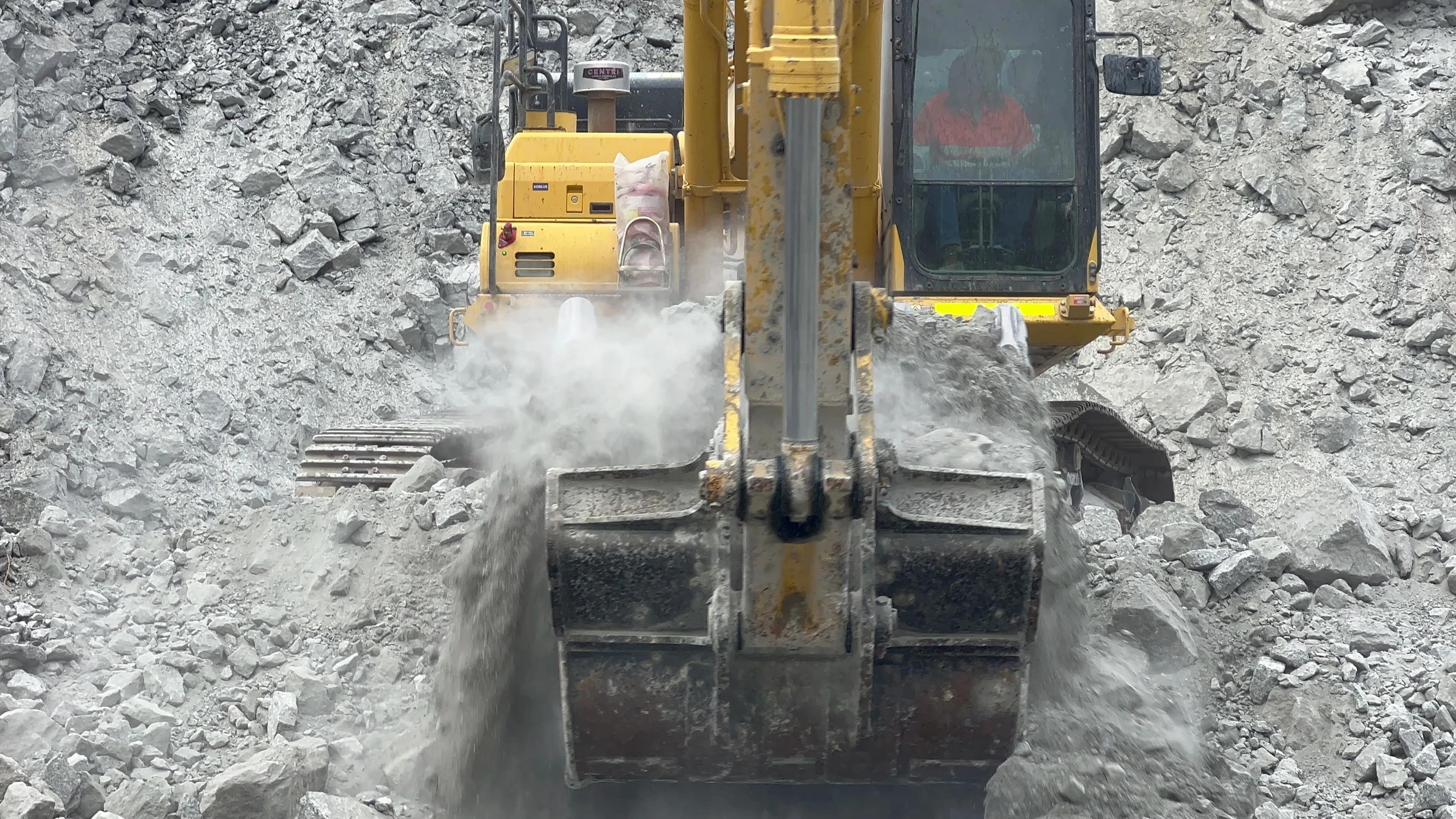 Aussie Buckets Rock Bucket in action