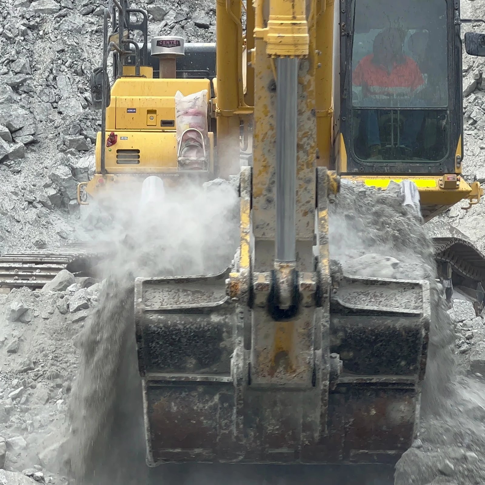 Aussie Buckets Rock Bucket in action