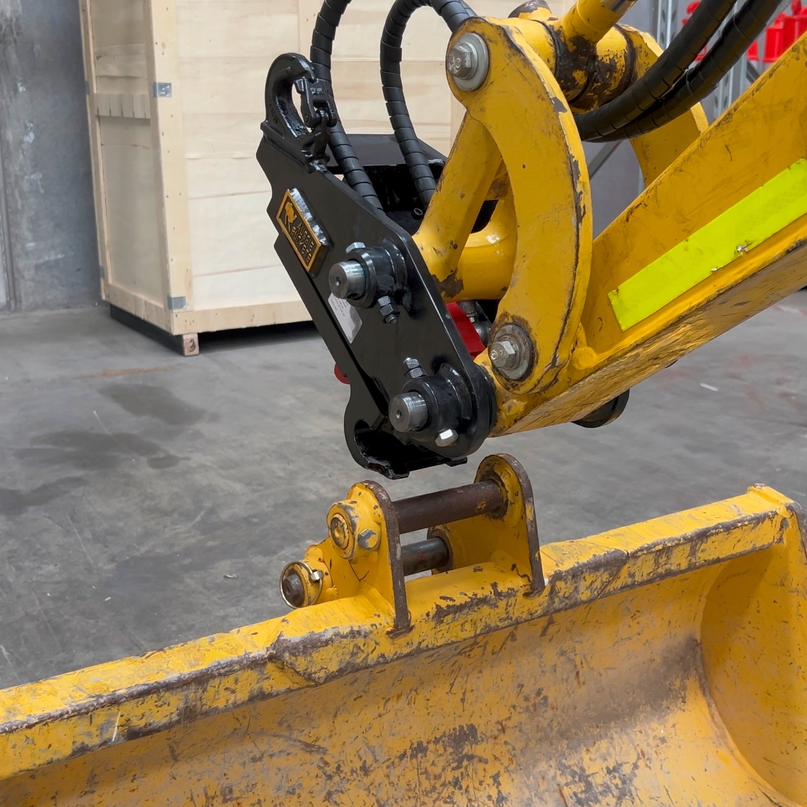 Hydraulic Quick Hitch - Gallery Image 2