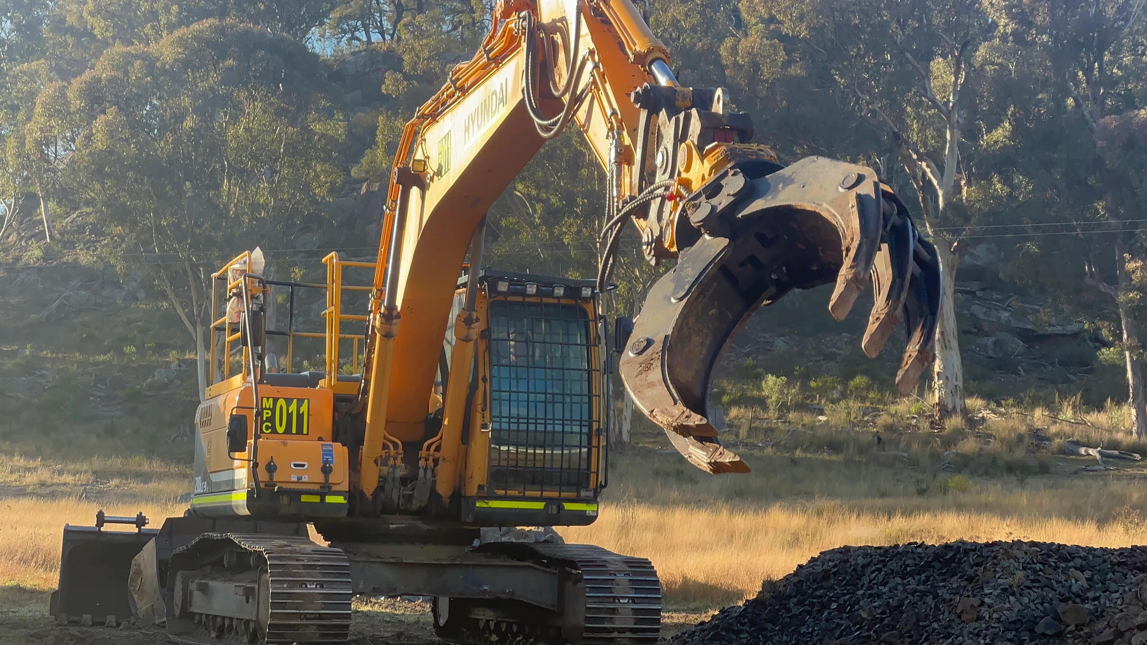 Rotating Multipurpose Grab - Gallery Image 4