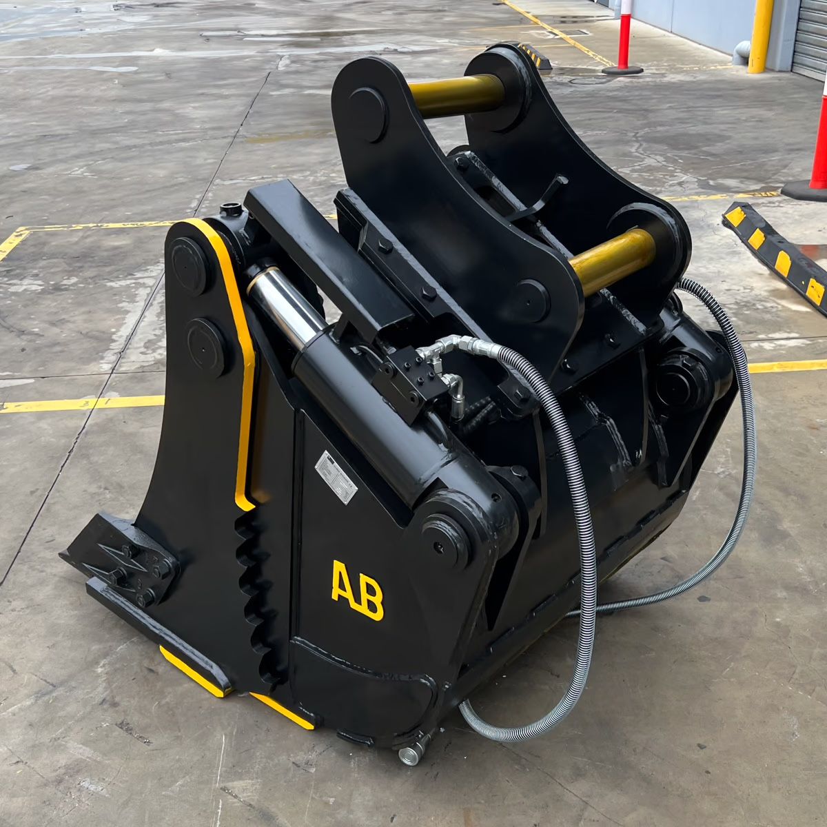 Heavy Duty 4-in-1 Bucket - Product Image 6