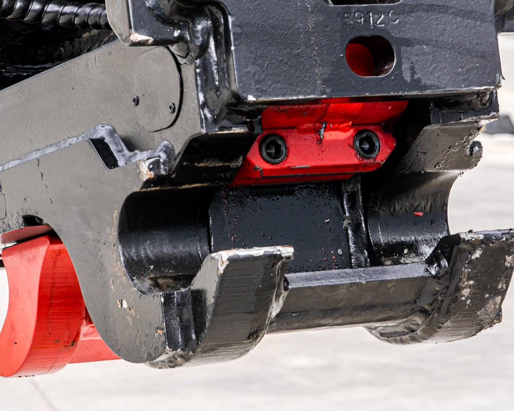 Hydraulic Tilting Hitch - Gallery Image 4