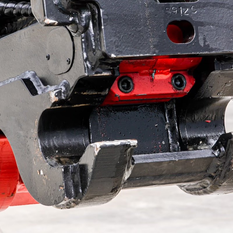 Hydraulic Tilting Hitch - Gallery Image 4