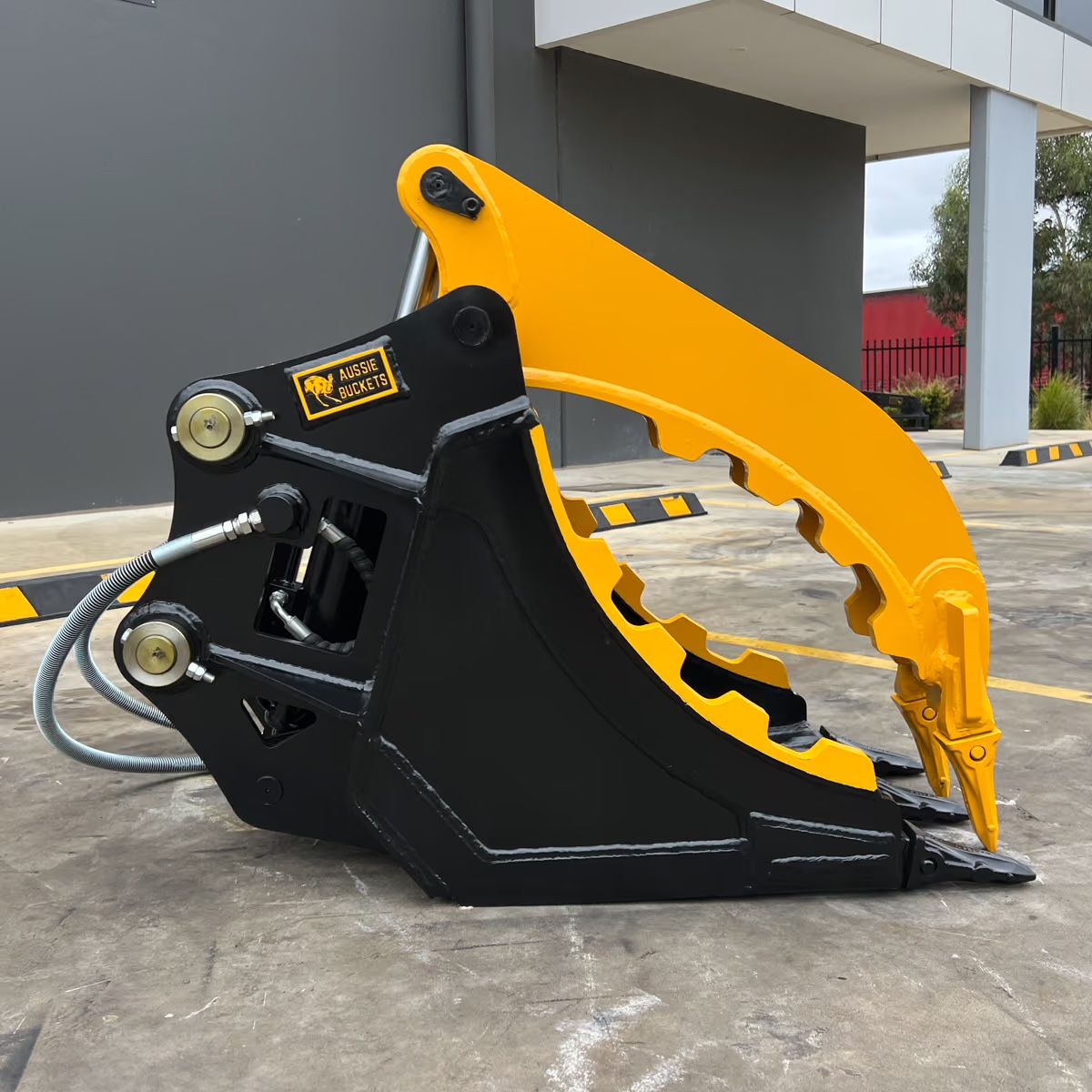 Hydraulic Grab Bucket - Product Image 2