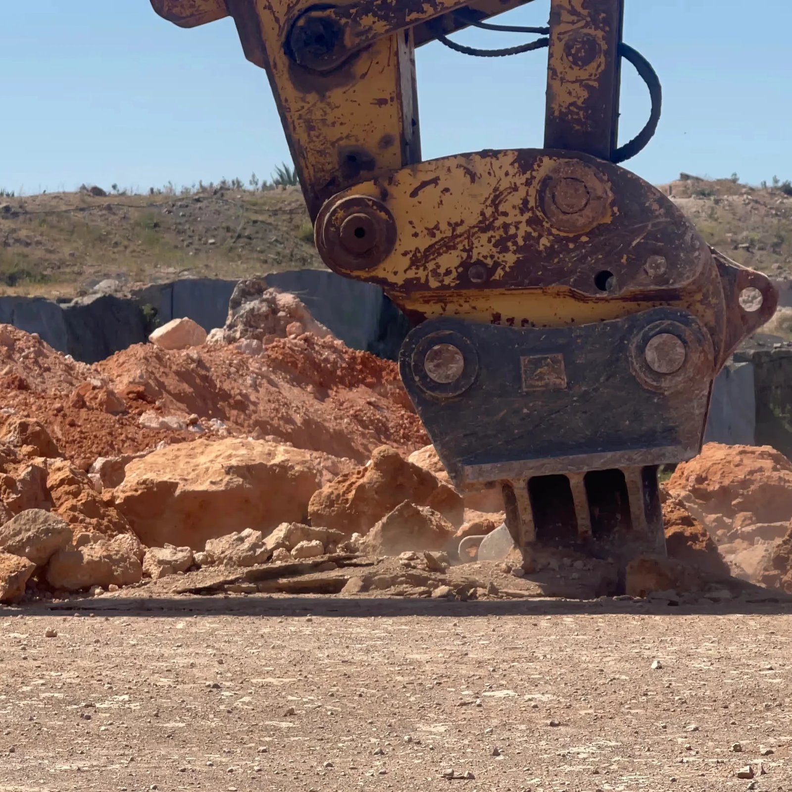 Aussie Buckets Excavator Ripper in action