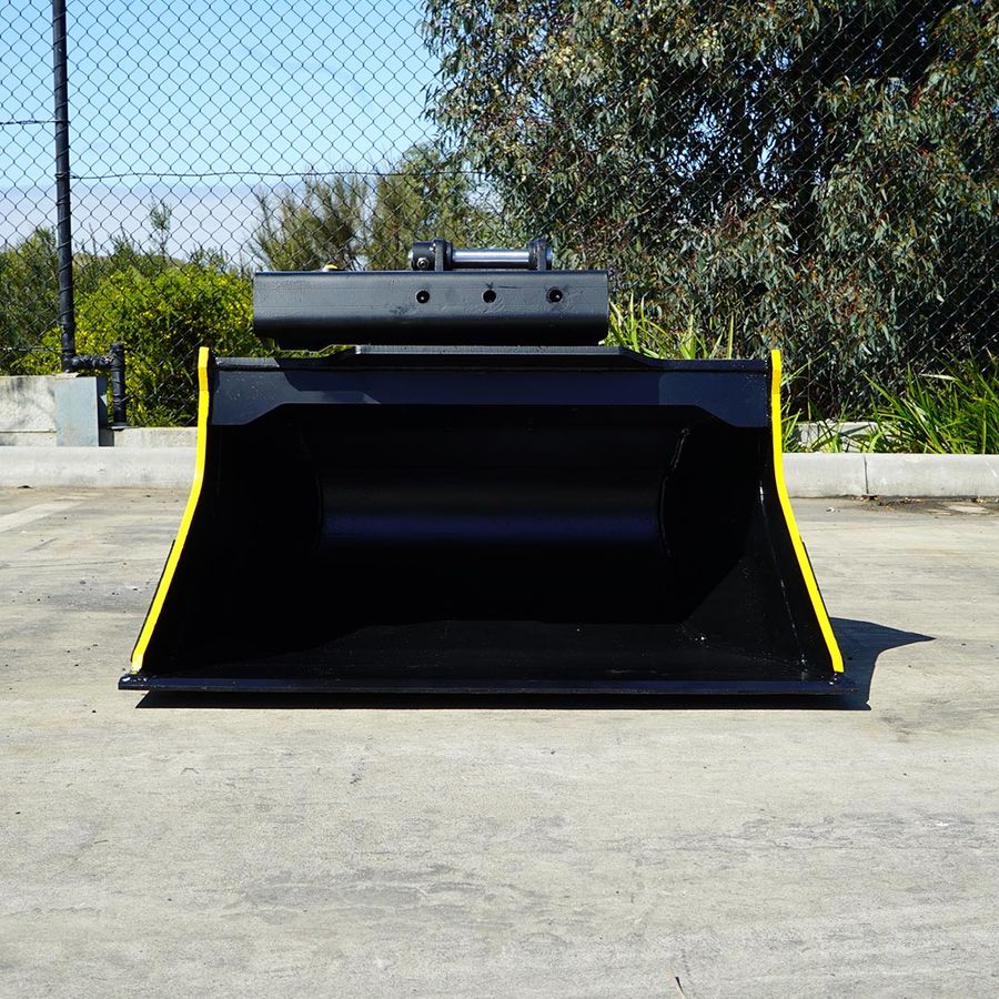 Rotating Grading Bucket - front view