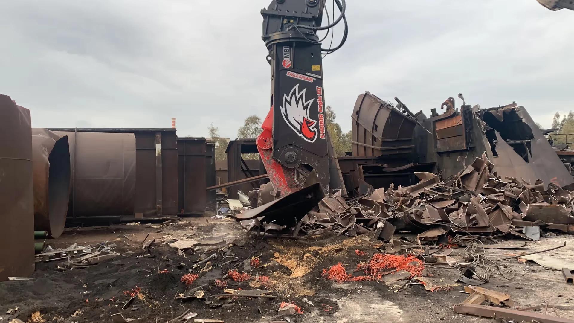 MBI Eagle 3 Rotating Scrap Shear - Gallery Image 1