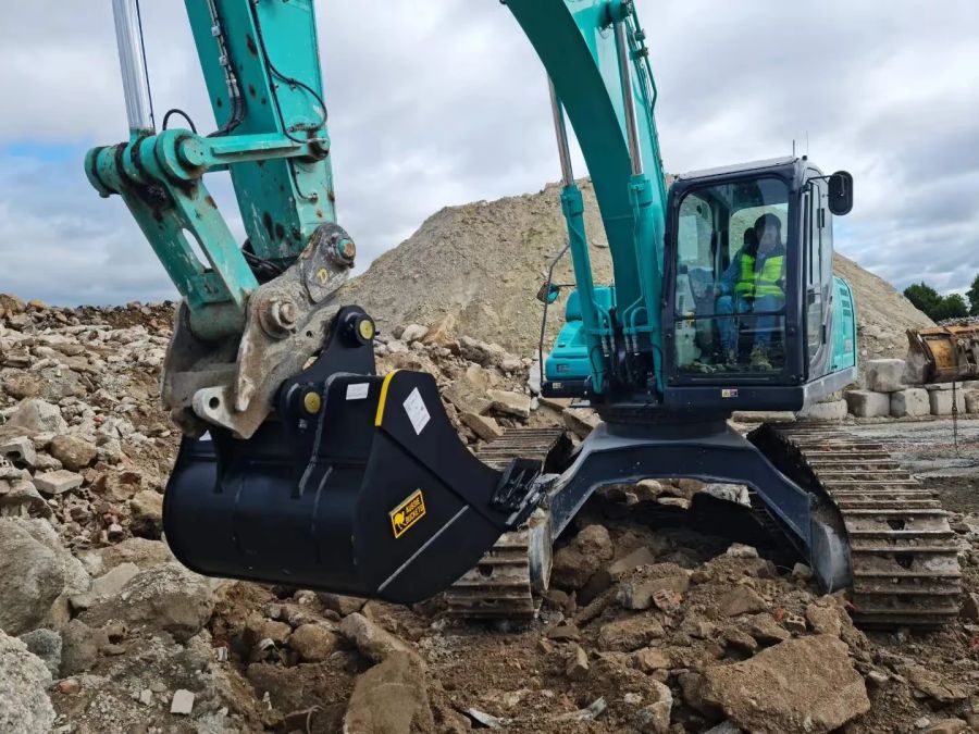 Digging Bucket - Gallery Image 2