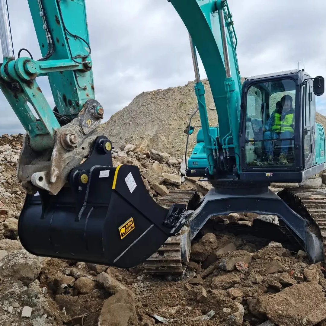 Digging Bucket - Gallery Image 2