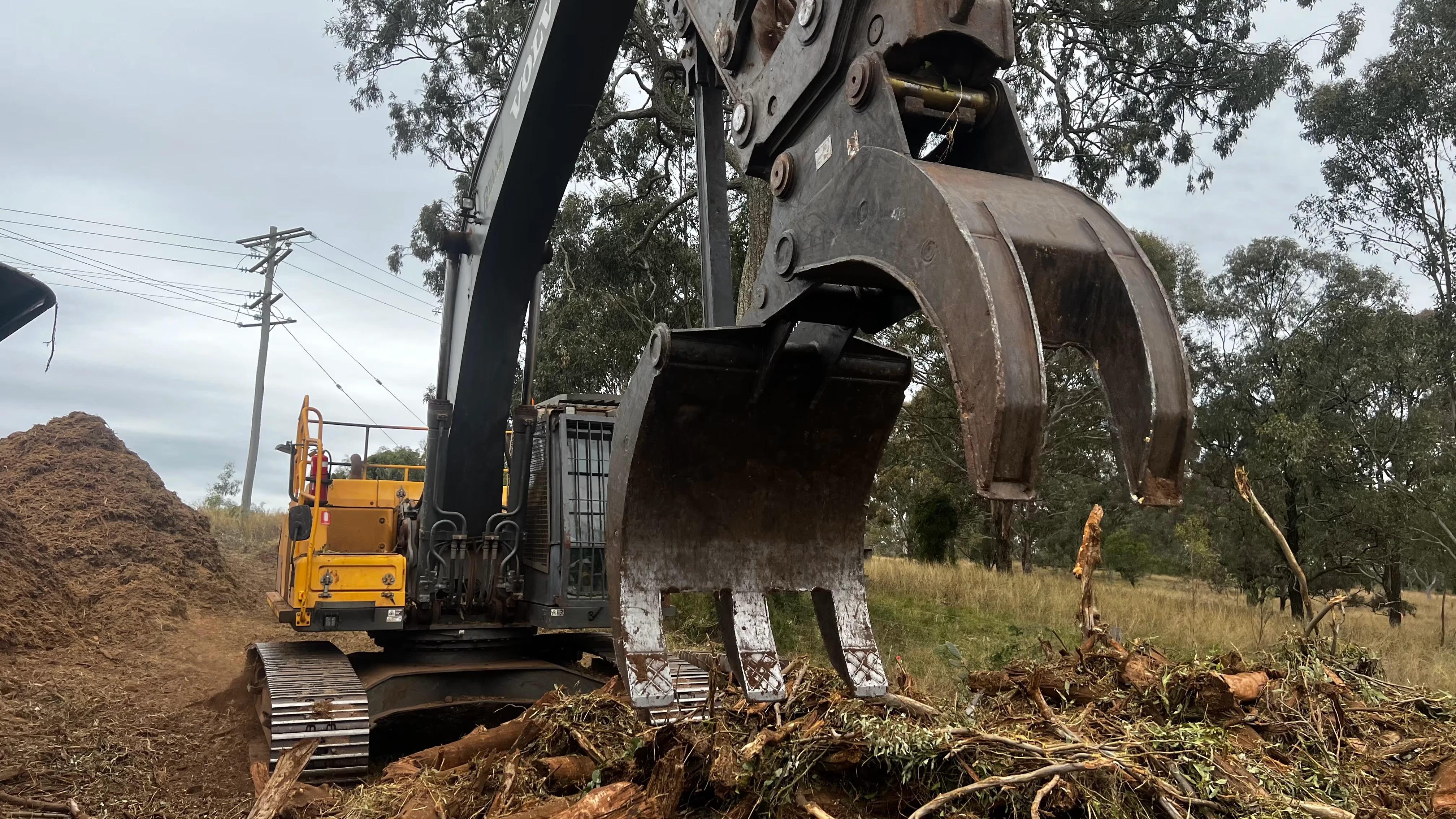 Mechanical Grab - Gallery Image 1