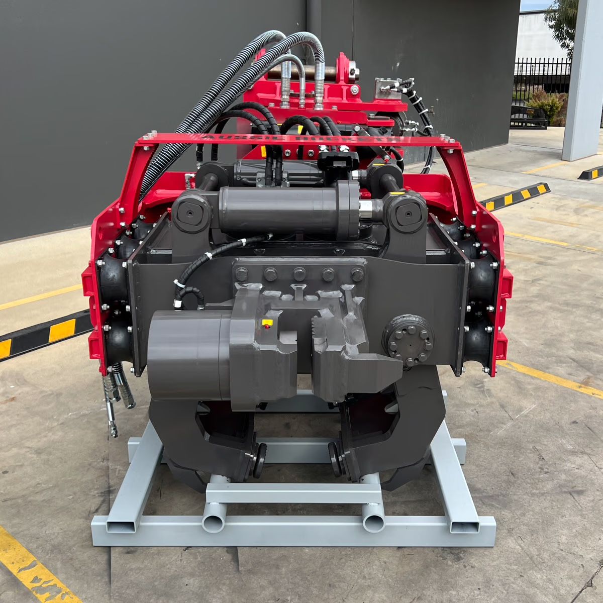 Side-Grip Vibrating Pile Driver - Product Image 2