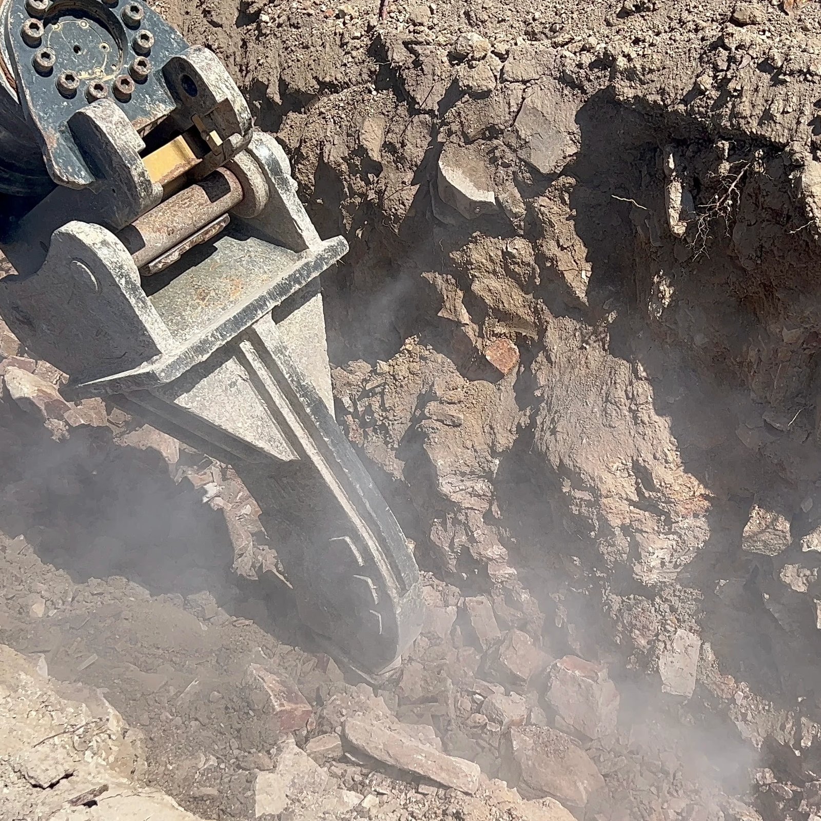 Aussie Buckets Excavator Ripper in action 5