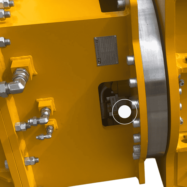 Rotating Pulveriser - American-made Eaton hydraulic motor