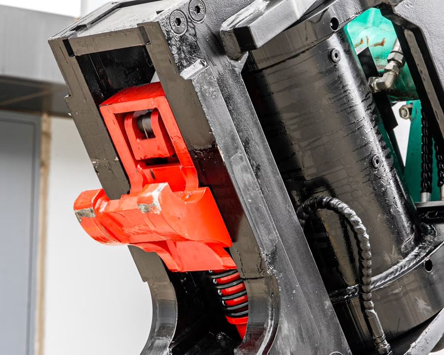 Hydraulic Tilting Hitch - Gallery Image 3