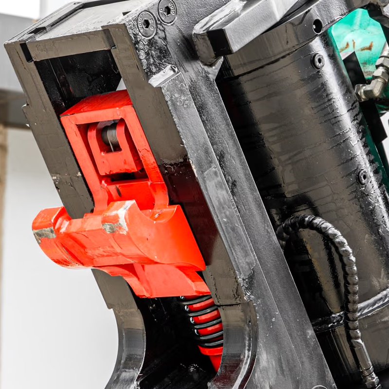 Hydraulic Tilting Hitch - Gallery Image 3