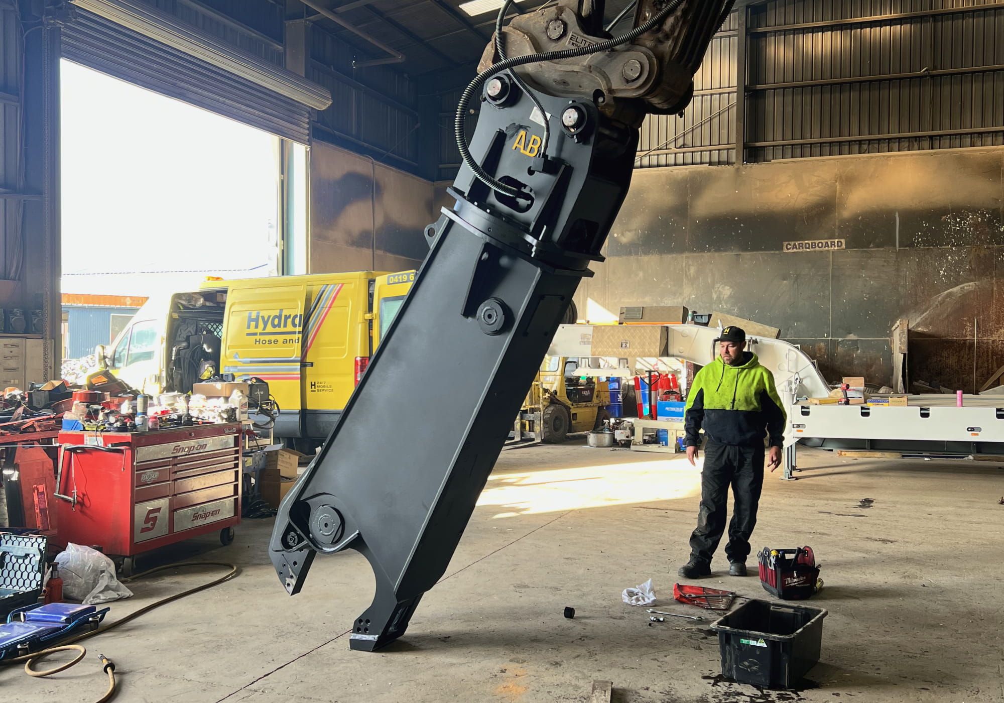 Hydraulic Shear - Gallery Image 3