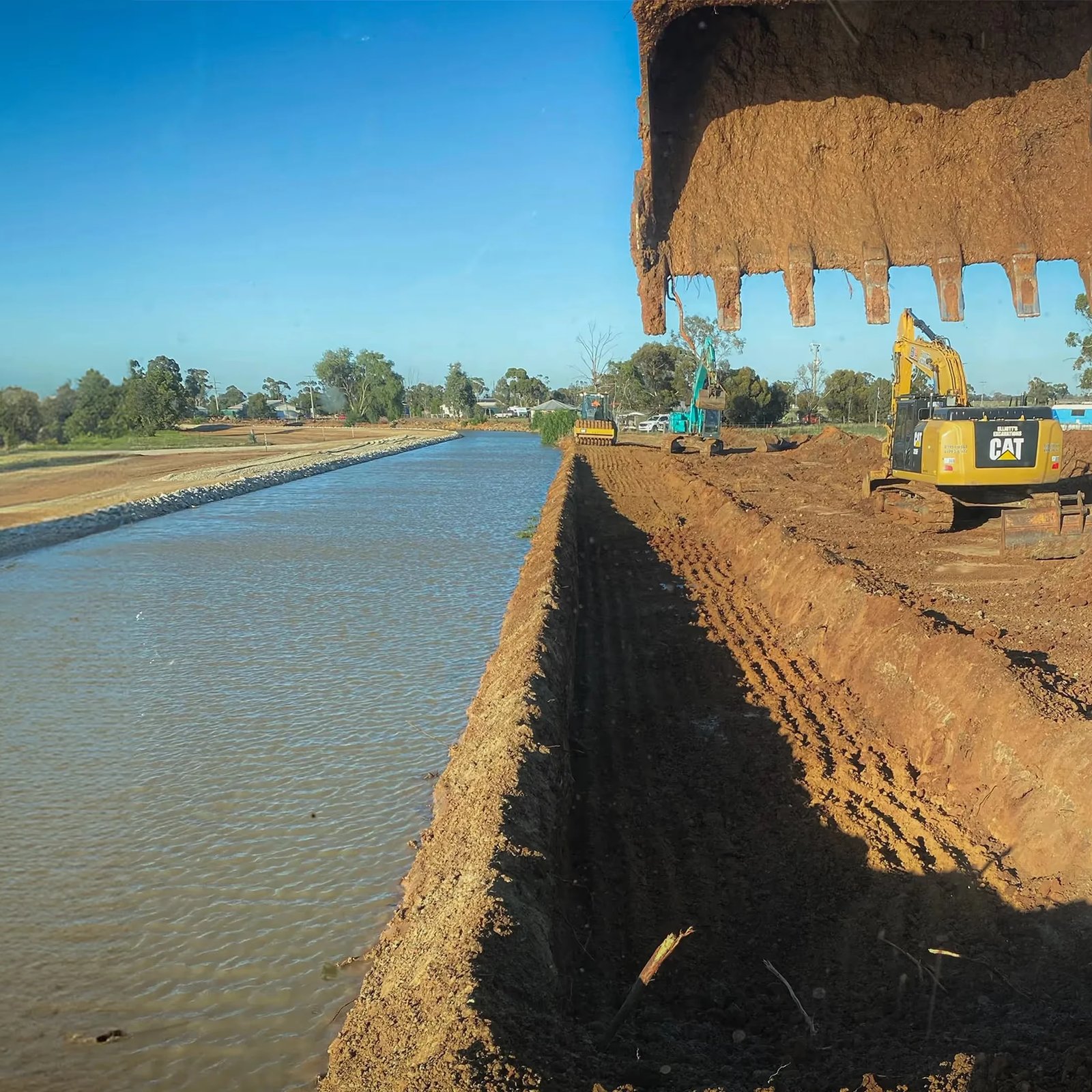 Digging Bucket - Gallery Image 6