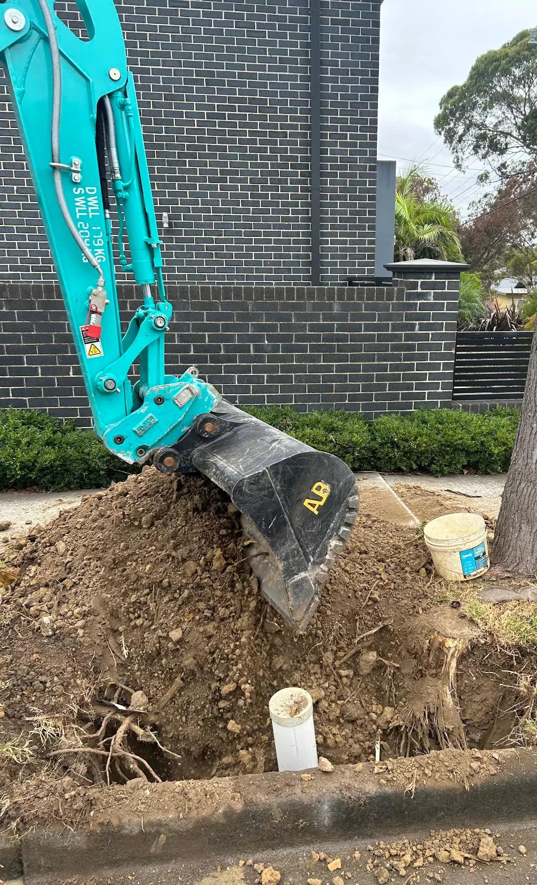 Mud Bucket - Gallery Image 2