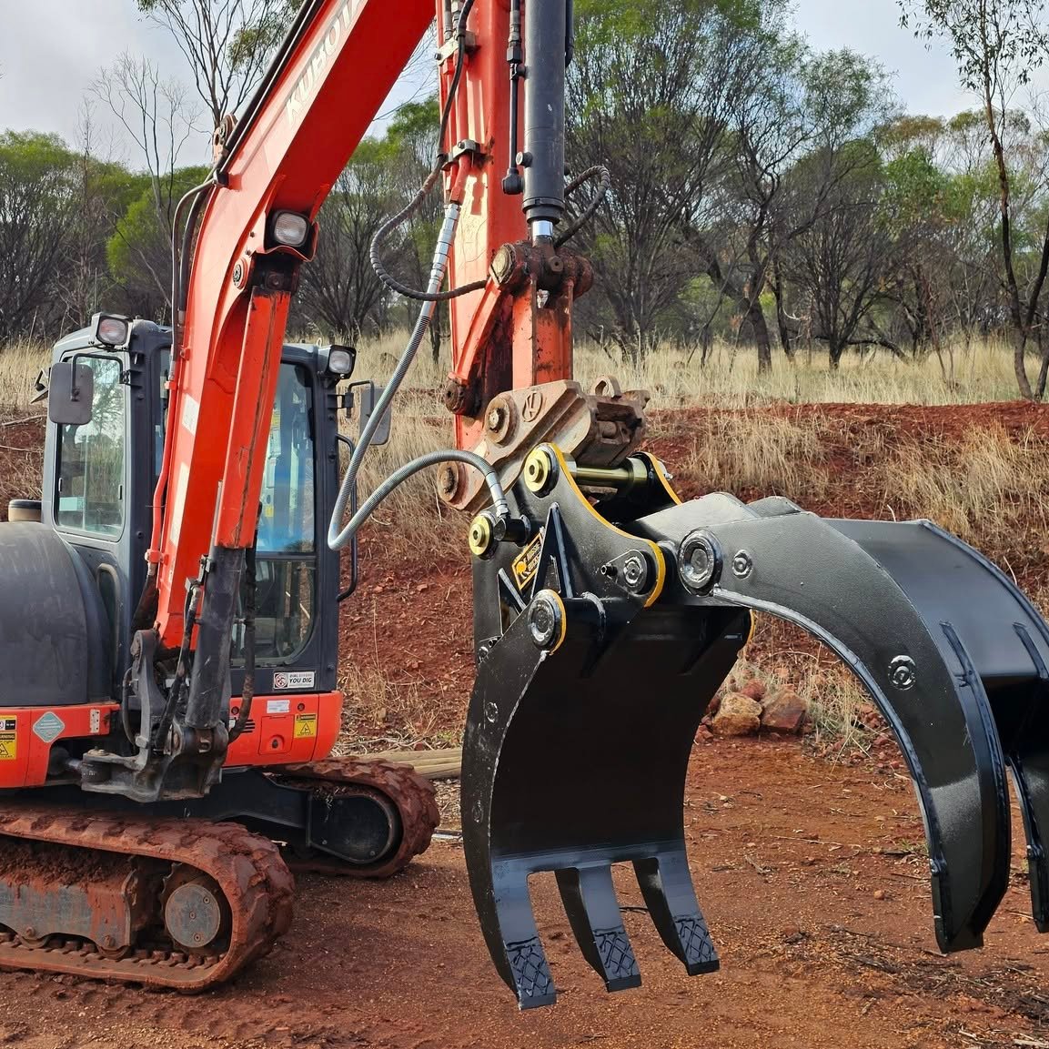 Hydraulic Grab - Gallery Image 1