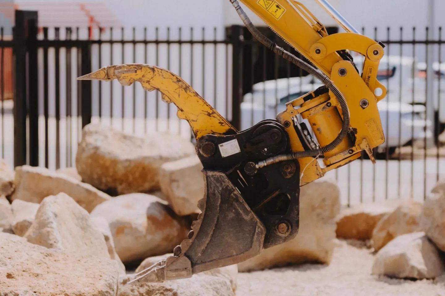 Hydraulic Grab Bucket - Gallery Image 1