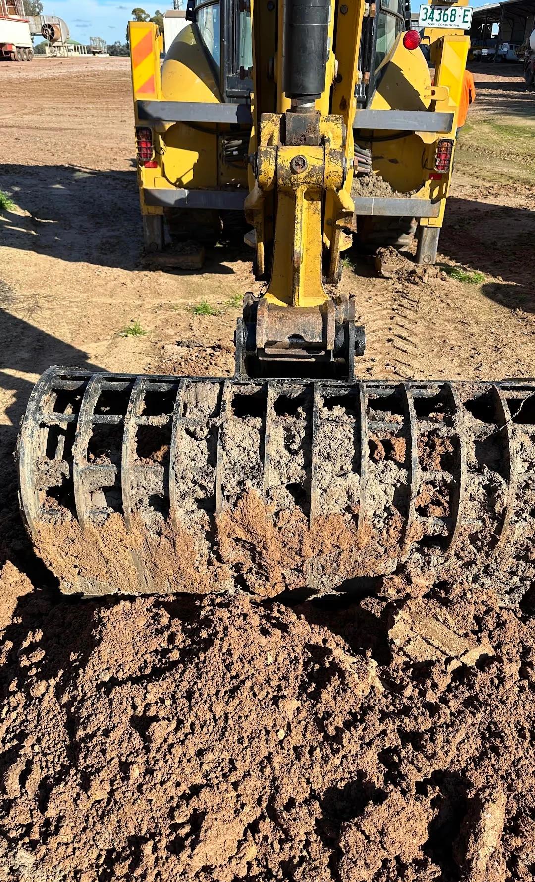 Mud Sieve Bucket - Gallery Image 3