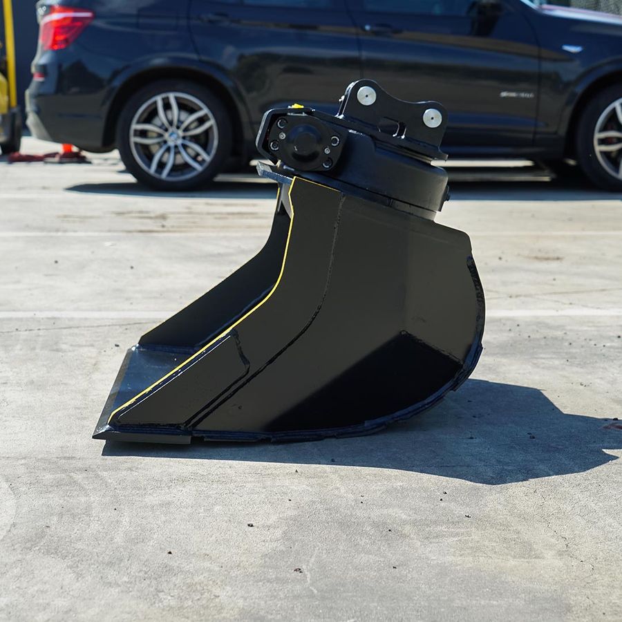 Rotating Grading Bucket - side profile