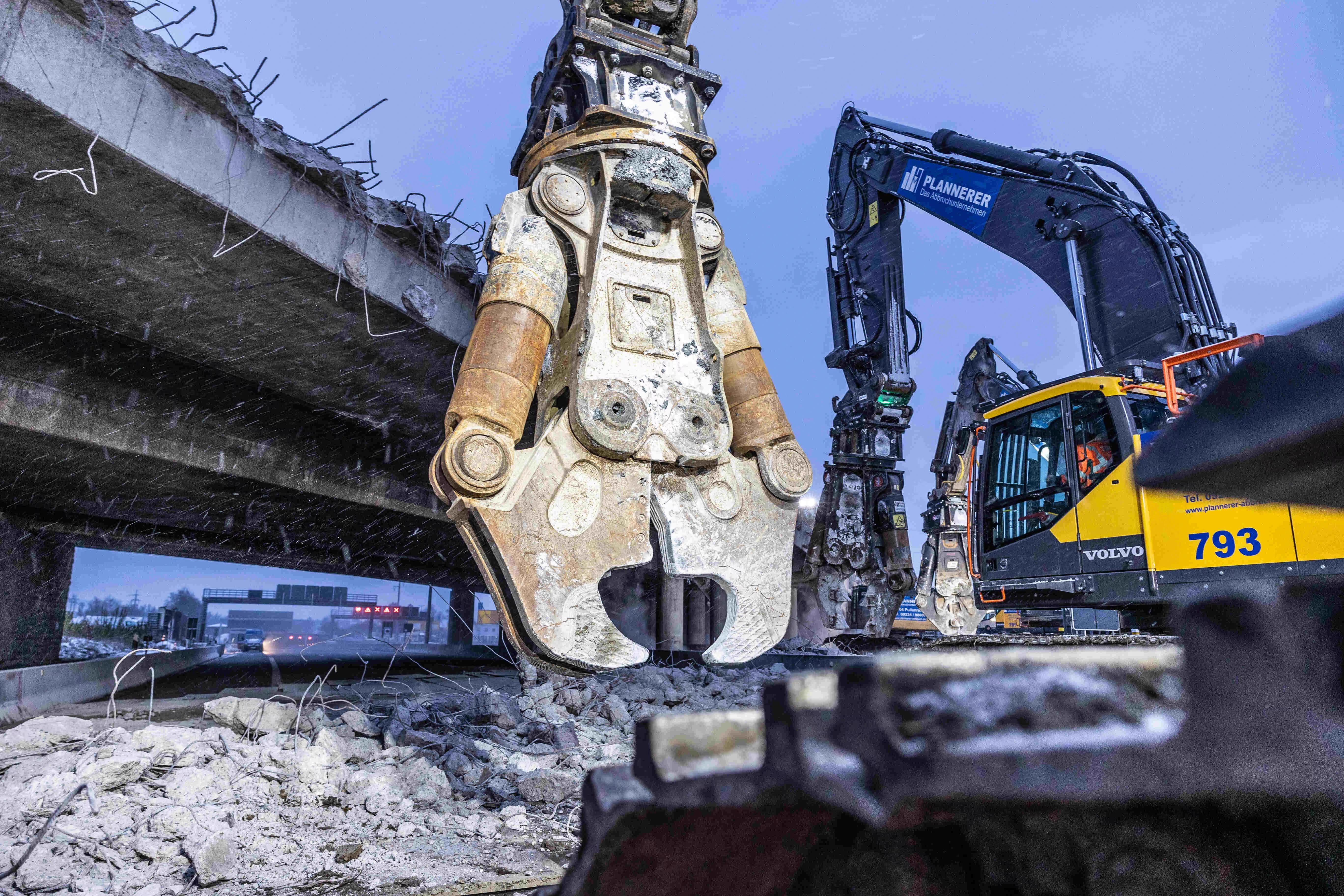 MBI Combi Crusher - Gallery Image 2