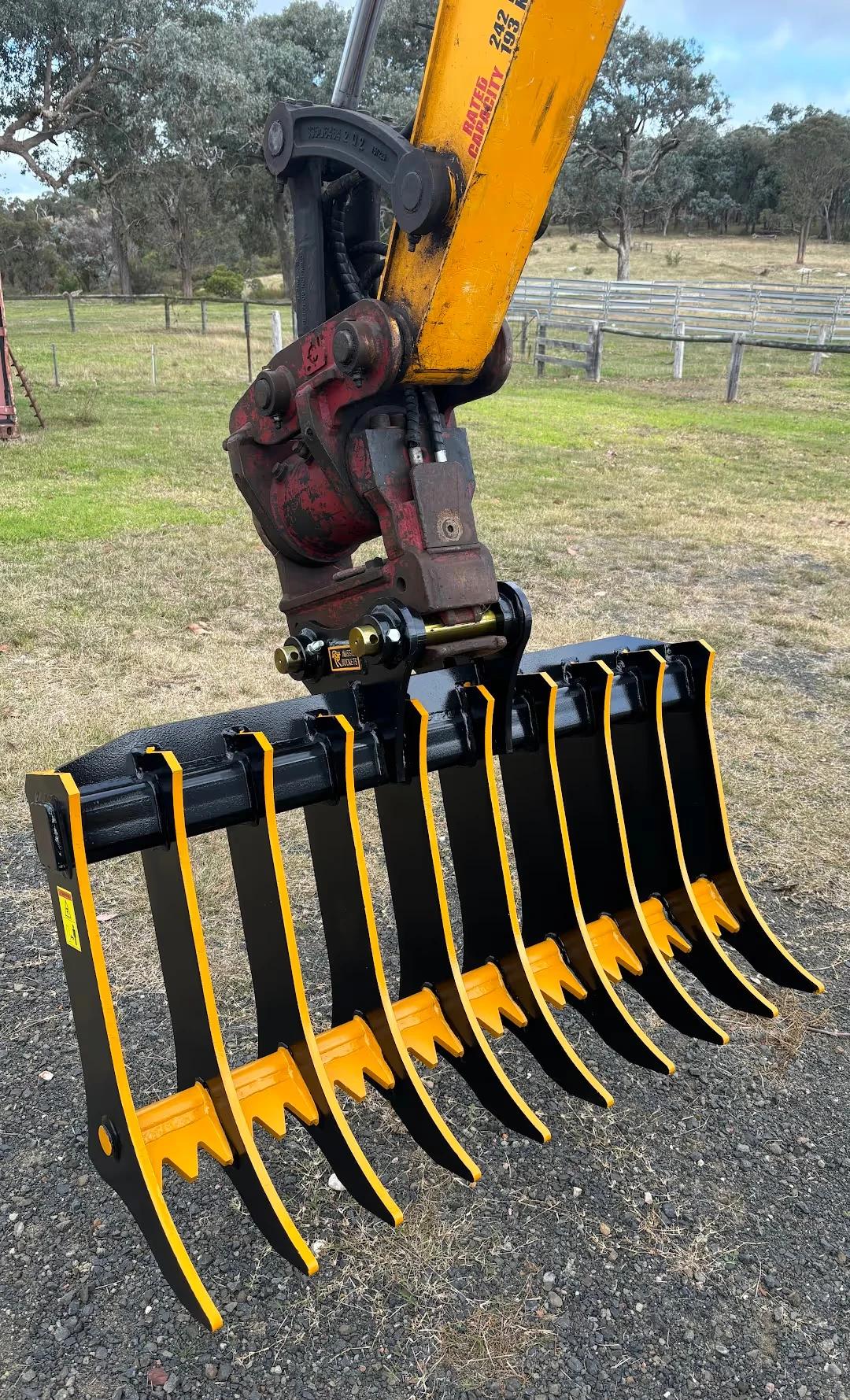 Heavy Duty Stick Rake - Gallery Image 2