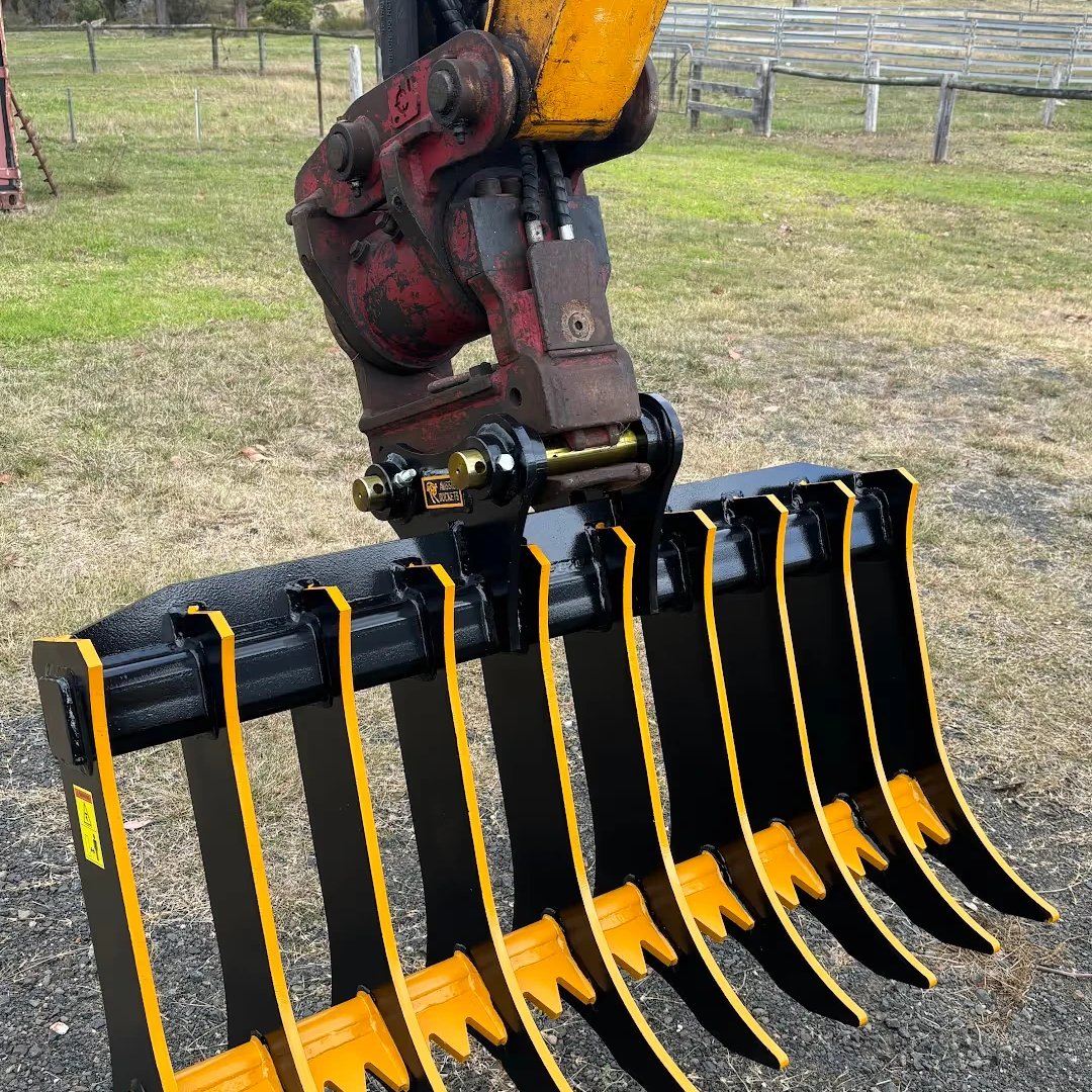 Heavy Duty Stick Rake - Gallery Image 2
